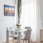 アパート Petrovaapartment *